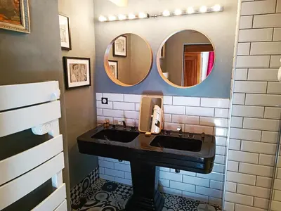 Salle de bains dans l'établissement Le Moulin Chopin