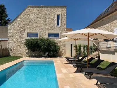 Piscine de l'établissement L'Annexe Deveney-Mars ou située à proximité
