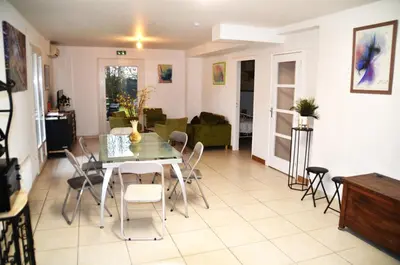 Coin salon dans l'établissement Le mai buisson