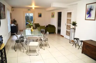 Coin salon dans l'établissement Le mai buisson