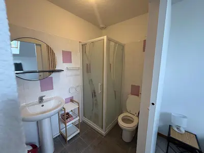 Salle de bains dans l'établissement Le mai buisson