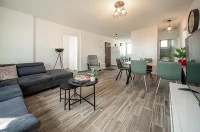 Télévision ou salle de divertissement dans l'établissement Appartement 3 chambres - Chalon