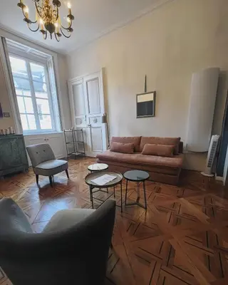 Coin salon dans l'établissement Le Royal Dijonnais - Centre Ville