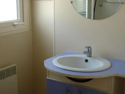Plan de l'établissement Chalet confortable avec terrasse pour 6 personnes - API-1-52-989