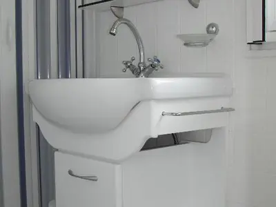 Salle de bains dans l'établissement Mobil-home 2 pers avec terrasse - API-1-52-1054