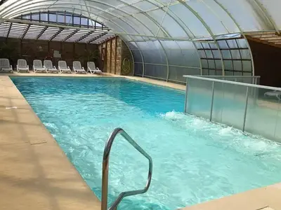 Piscine de l'établissement Mobil-home confortable avec terrasse pour 4 personnes - API-1-52-1059 ou située à proximité