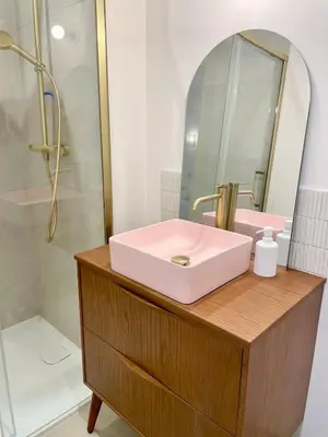 Salle de bains dans l'établissement Appartement au pied des vignes avec terrasse