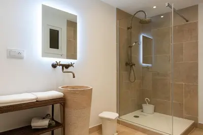 Salle de bains dans l'établissement La Maison des Templiers