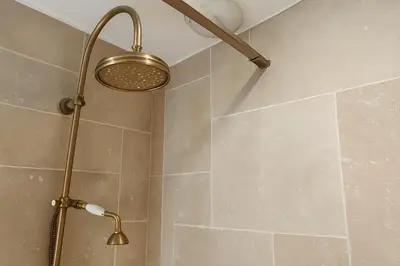 Salle de bains dans l'établissement La Maison des Templiers