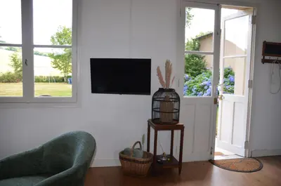 Télévision ou salle de divertissement dans l'établissement Chateau de Salorges - Field gite I