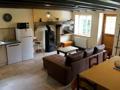Cuisine ou kitchenette dans l'établissement Holiday Home für 6 Pers- mit eigenem Teich by Interhome