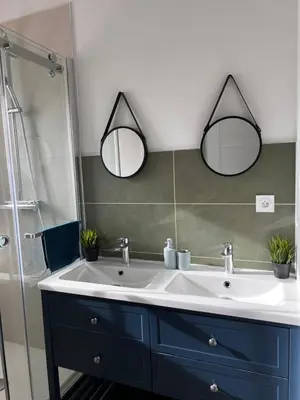 Salle de bains dans l'établissement L'arquebuse - Gare Dijon