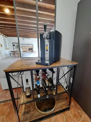 Cuisine ou kitchenette dans l'établissement Maison spacieuse climatisée, spa et pétanque pour 6 pers