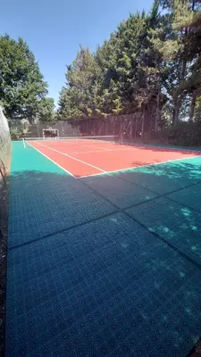 Tennis ou squash au sein de la maison de vacances ou à proximité