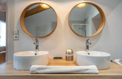 Salle de bains dans l'établissement L'Orée du Bois