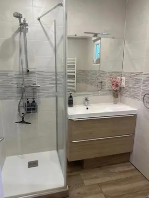 Salle de bains dans l'établissement Arboréa, charmant loft