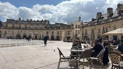 Clients de l'établissement T2 4 pers rénové au cœur du centre historique Place de la Libération