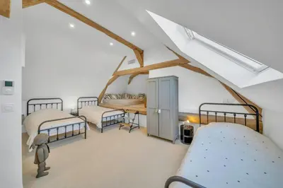 Un ou plusieurs lits dans un hébergement de l'établissement Renovated Family Château In Burgundy Near Beaune