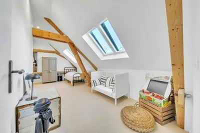 Un ou plusieurs lits dans un hébergement de l'établissement Renovated Family Château In Burgundy Near Beaune