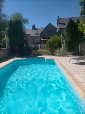 Piscine de l'établissement Ô Étoiles - Piscine, Billiard & Cœur de Ville ou située à proximité