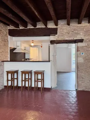 Cuisine ou kitchenette dans l'établissement Maison de caractère au cœur du village