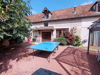 Tennis de table au sein de l'établissement La Clé des Champs, Gîte de charme 15 personnes ou à proximité