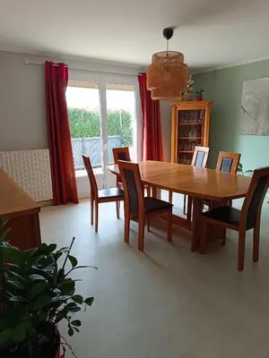 Coin salon dans l'établissement Maison poligny avec grande terrasse