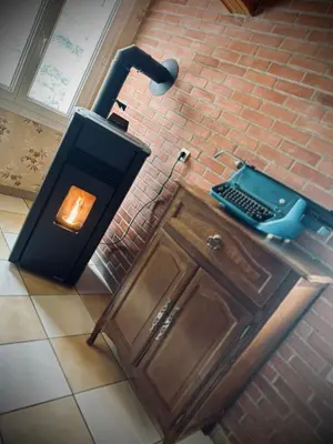 Cuisine ou kitchenette dans l'établissement La maison de Lydie - 1ha de nature, calme absolu