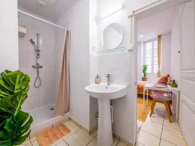 Salle de bains dans l'établissement Studio Chouette Dijon