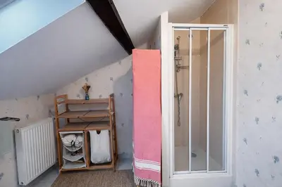 Salle de bains dans l'établissement Les Jardins de Chevagny Parking - Jardin - 6 Personnes