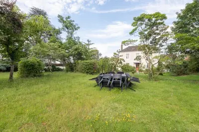 Jardin de l'établissement La Guicheuse 10 pers - parc 3000m²