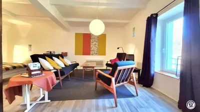 Coin salon dans l'établissement Les Hirondelles