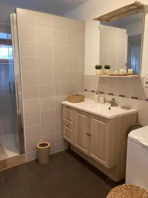 Salle de bains dans l'établissement Hébergement à la campagne