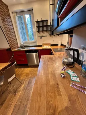 Cuisine ou kitchenette dans l'établissement Charmant T2 - Proche Centre ville
