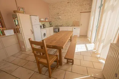 Cuisine ou kitchenette dans l'établissement Gîtes de la Bretonnière