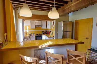 Cuisine ou kitchenette dans l'établissement Chênesaint house in Morvan
