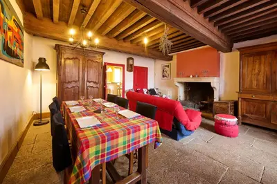 Coin salon dans l'établissement Chênesaint house in Morvan