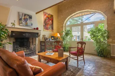 Coin salon dans l'établissement Hôtel Le Clos