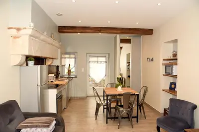 Cuisine ou kitchenette dans l'établissement Gite le murger