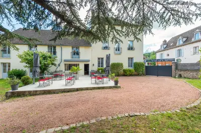 Jardin de l'établissement Hostellerie du Val d'Or