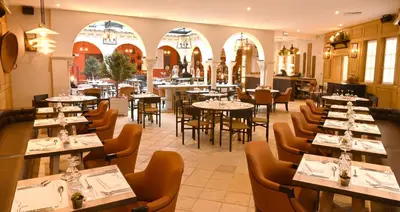 Restaurant ou autre lieu de restauration dans l'établissement Hôtel Le Rempart