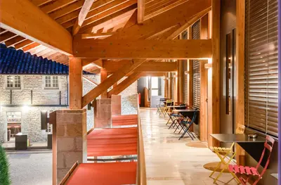 Coin salon dans l'établissement Teritoria le Château de Besseuil