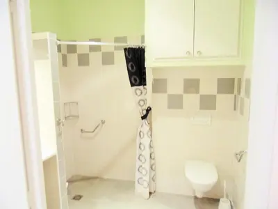Salle de bains dans l'établissement Les Gîtes de La Fontaine