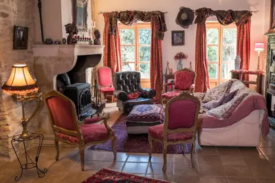 Coin salon dans l'établissement La Cuverie du Château