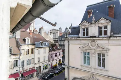 Vue générale sur Dijon ou vue de la ville depuis l'appartement