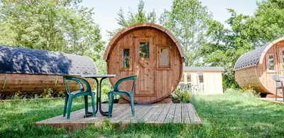 Jardin de l'établissement Camping de Tournus - Drole de cabane