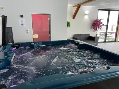 Plan de l'établissement Gîte de Bellevue avec piscine intérieure privative