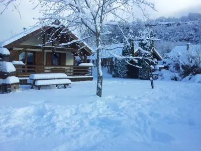 L'établissement Chalets les Silènes en hiver