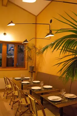 Restaurant ou autre lieu de restauration dans l'établissement Boisrouge