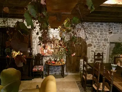 Restaurant ou autre lieu de restauration dans l'établissement Chambre d'hotes Ferme de la Forlonge